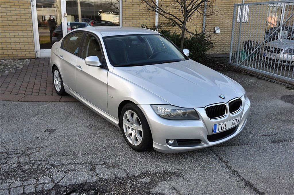 BMW 3 Series 320 2011