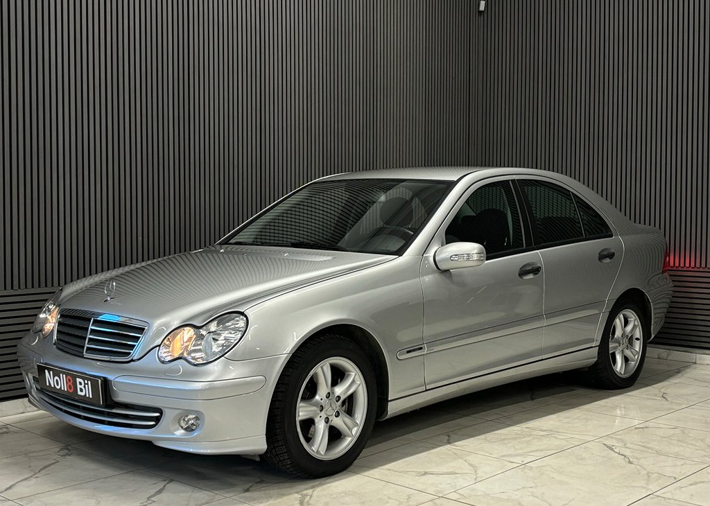 Mercedes-Benz C 2004