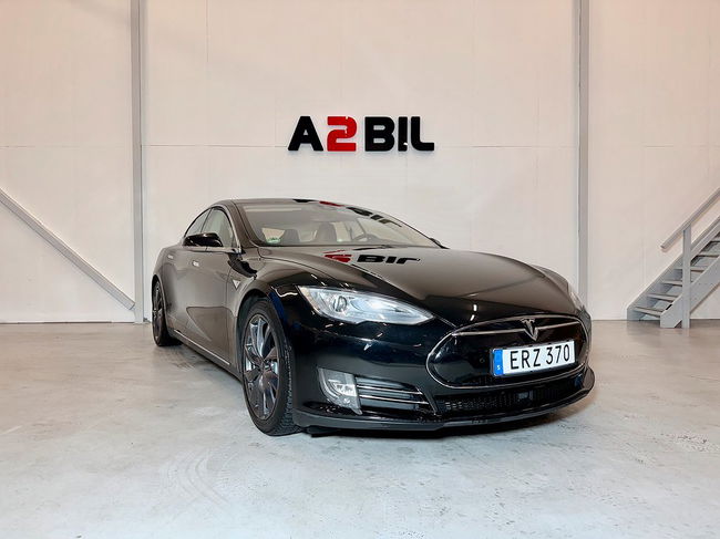 Tesla Model S 2015