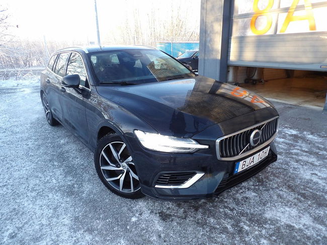 Volvo V60 2022