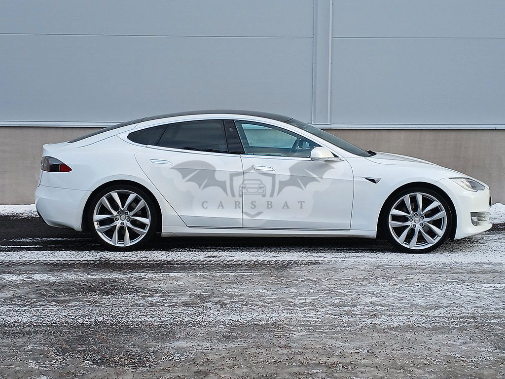 Tesla Model S 2020