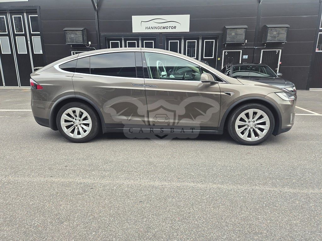 Tesla Model X 2016