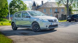 Dacia Sandero 2011