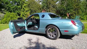 Ford Thunderbird 2002