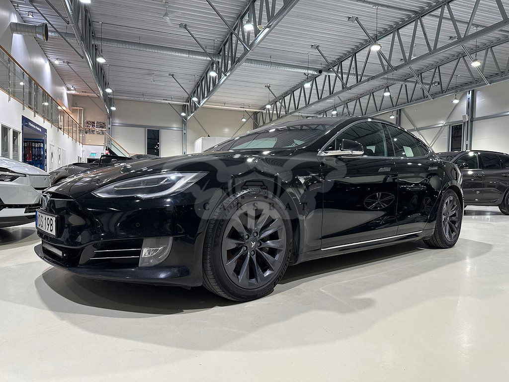 Tesla Model S 2020