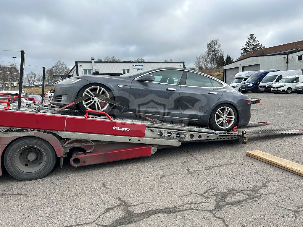Tesla Model S 2015