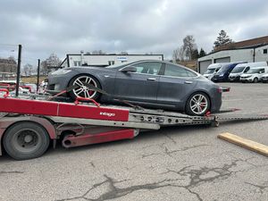Tesla Model S 2015