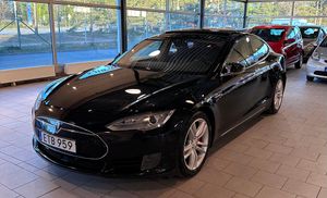 Tesla Model S 2015