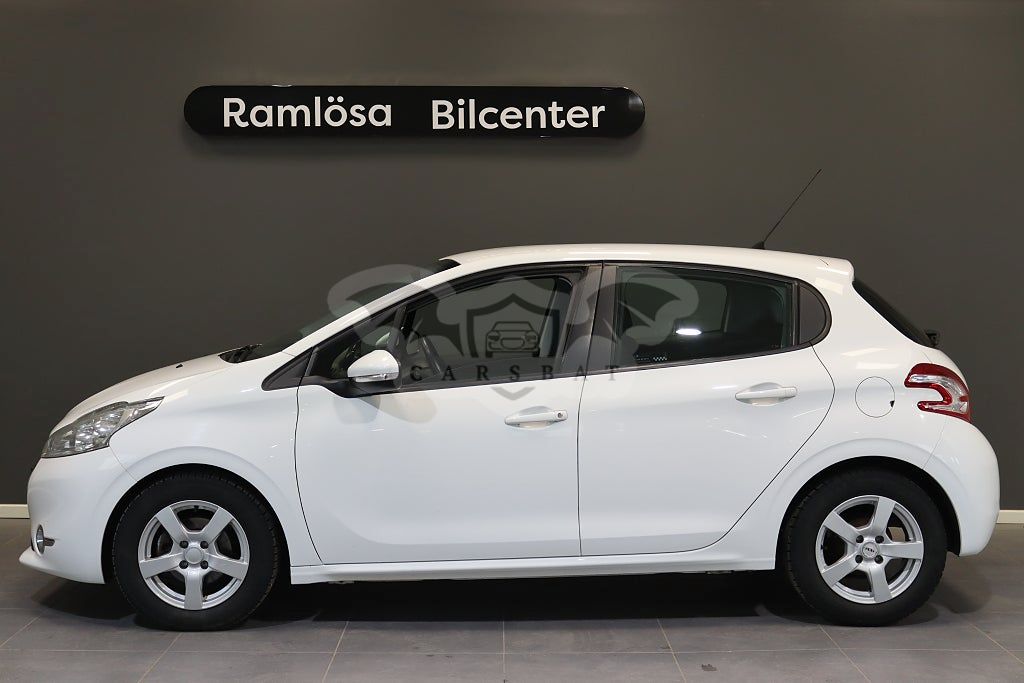 Peugeot 208 2012