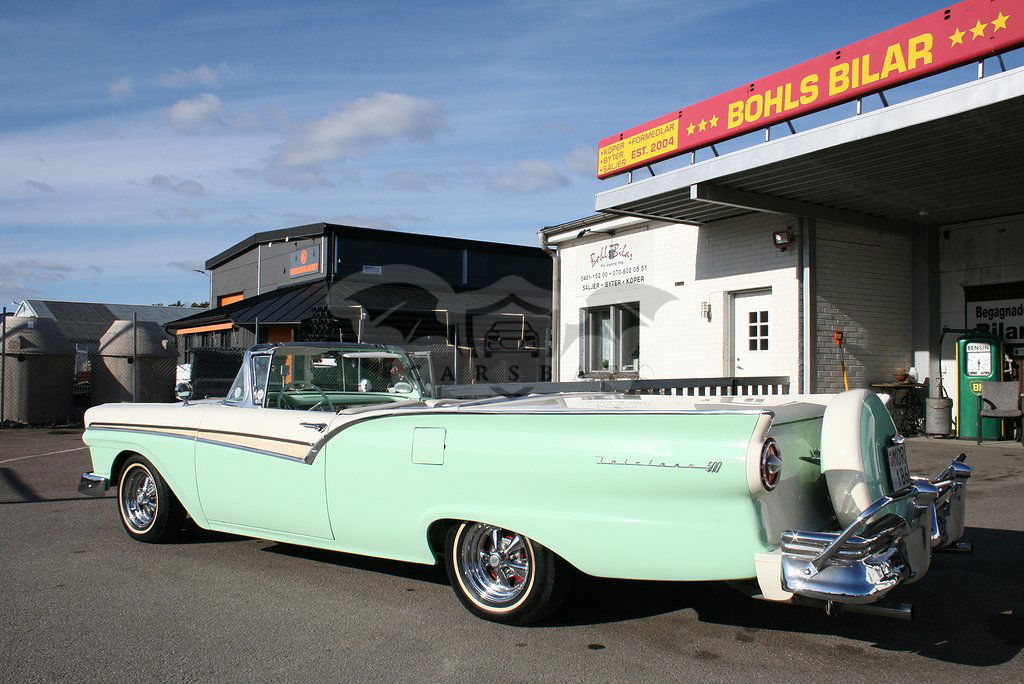 Ford Fairlane 1957
