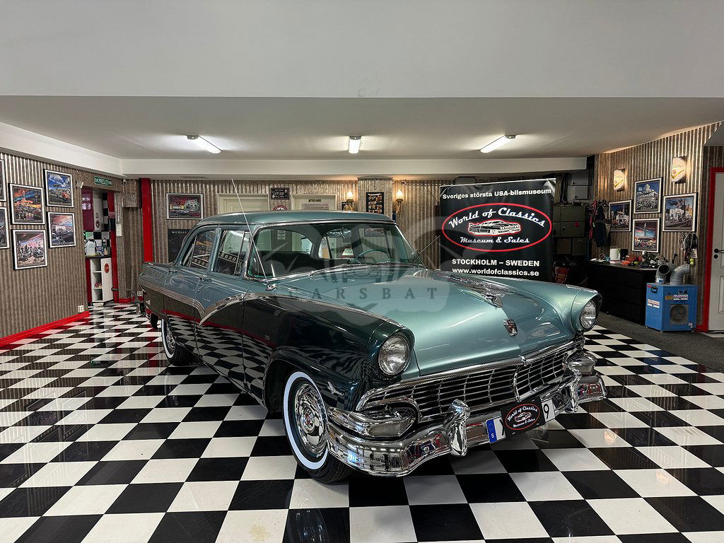 Ford Fairlane 1956