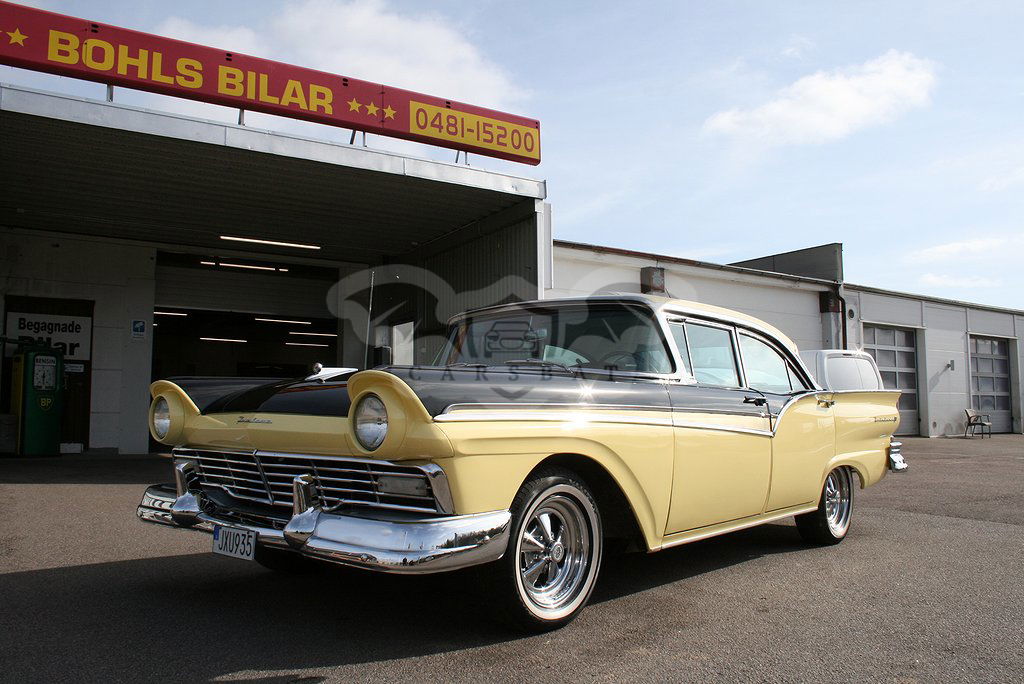 Ford Fairlane 1957