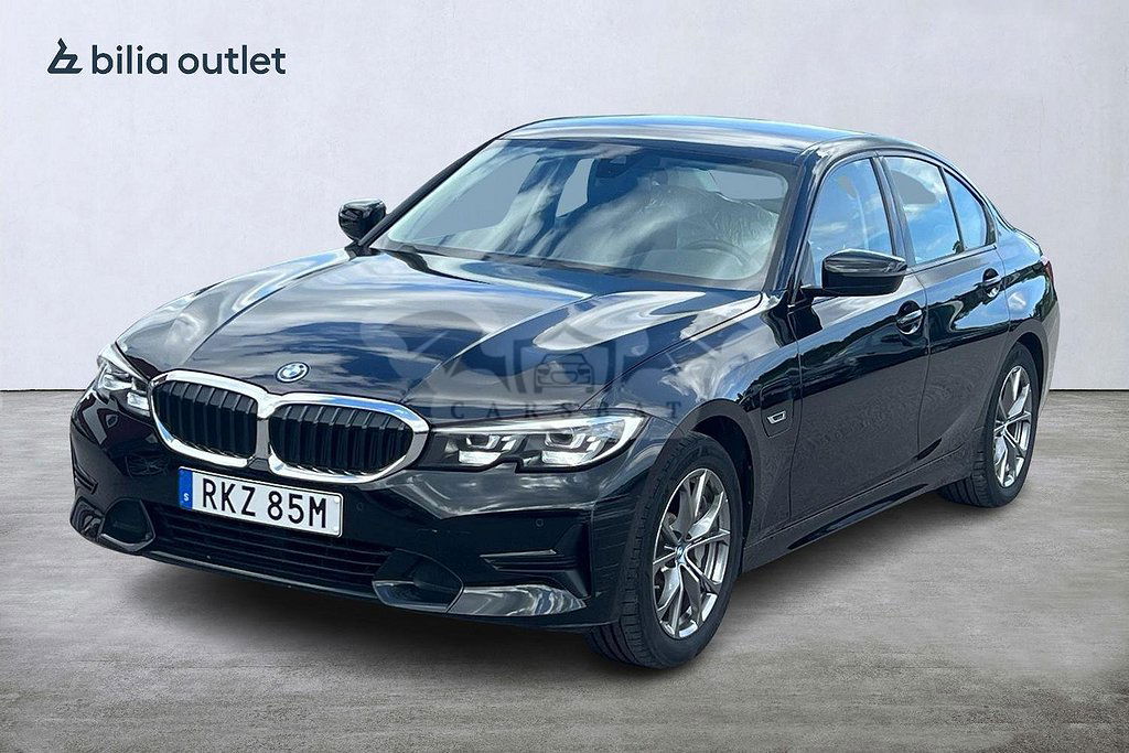 BMW 3 Series 330e 2022