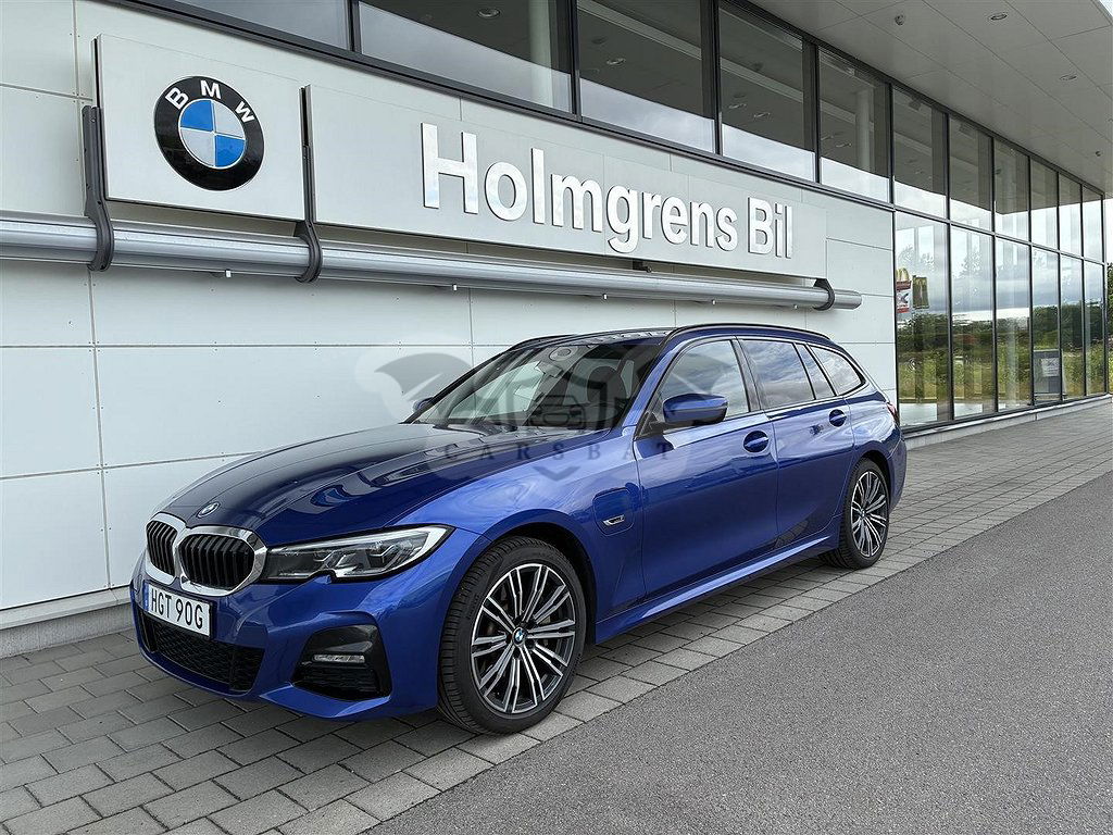 BMW 3 Series 330e 2021