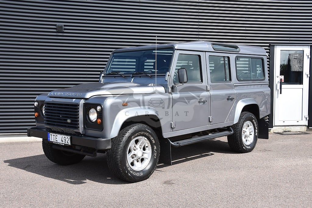 Land Rover Defender 2012
