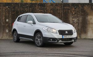 Suzuki S-Cross 2015