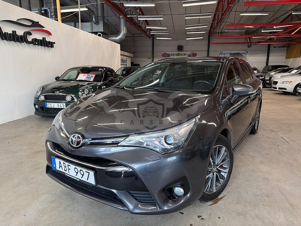 Toyota Avensis 2015