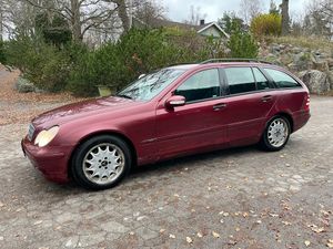 Mercedes-Benz C 2004