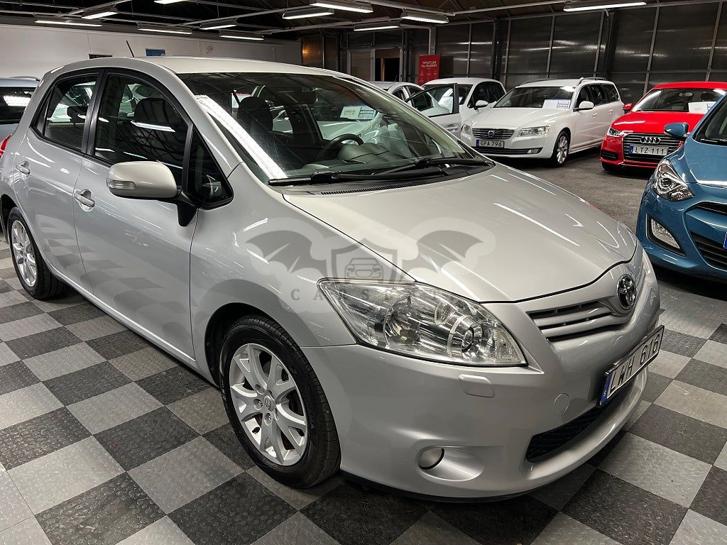 Toyota Auris 2011