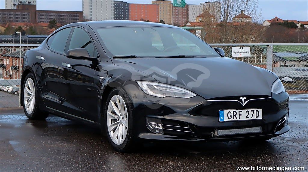 Tesla Model S 2021