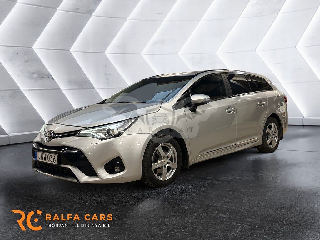 Toyota Avensis 2015