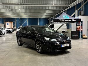 Toyota Avensis 2015