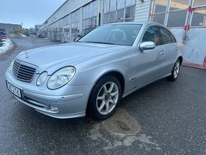 Mercedes-Benz E 2003