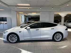 Tesla Model S 2018