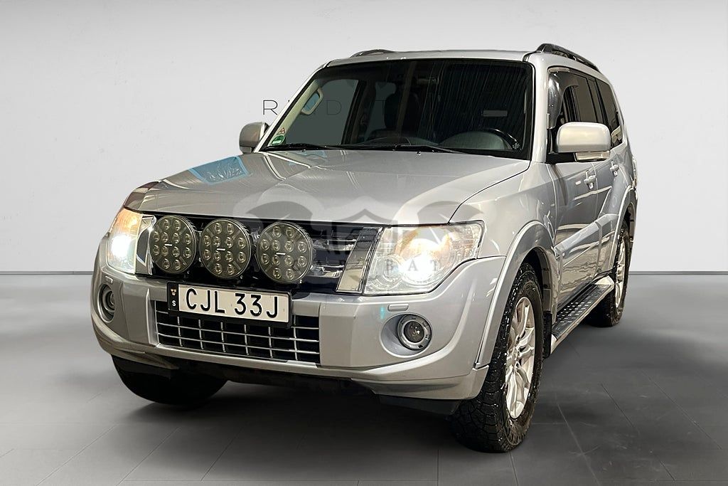 Mitsubishi Pajero 2012