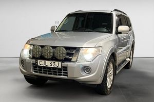 Mitsubishi Pajero 2012