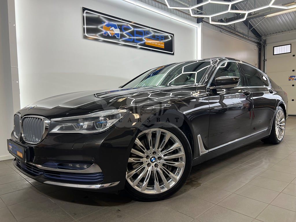 BMW 7 Series 750 2016