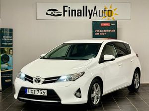Toyota Auris 2015