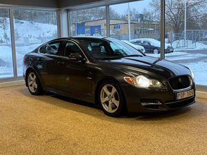 Jaguar XF 2011