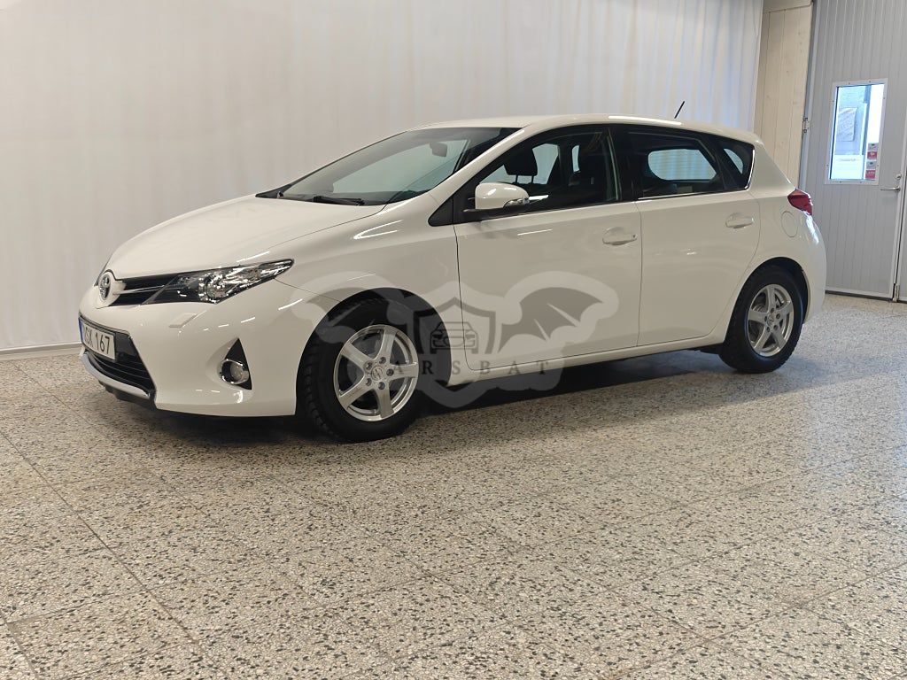 Toyota Auris 2015