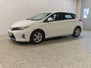 Toyota Auris 2015