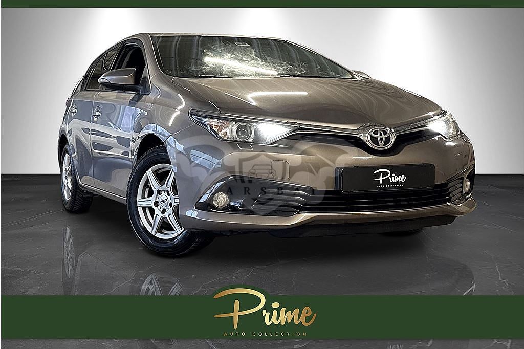Toyota Auris 2015