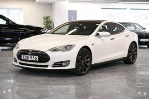 Tesla Model S 2015