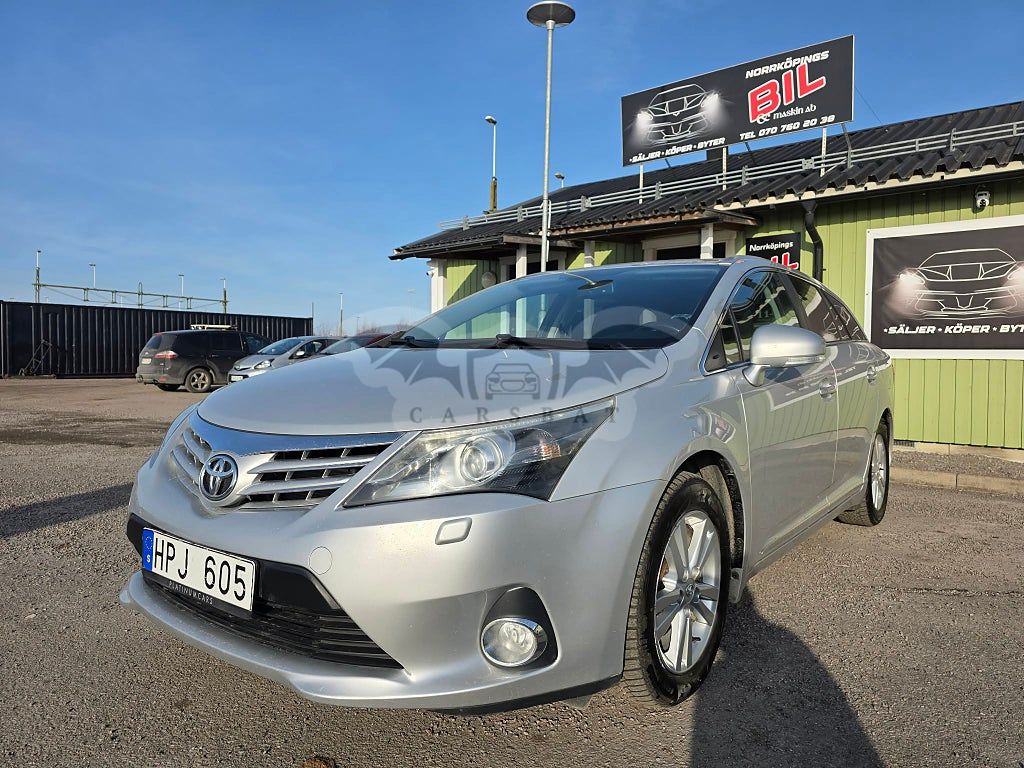 Toyota Avensis 2012