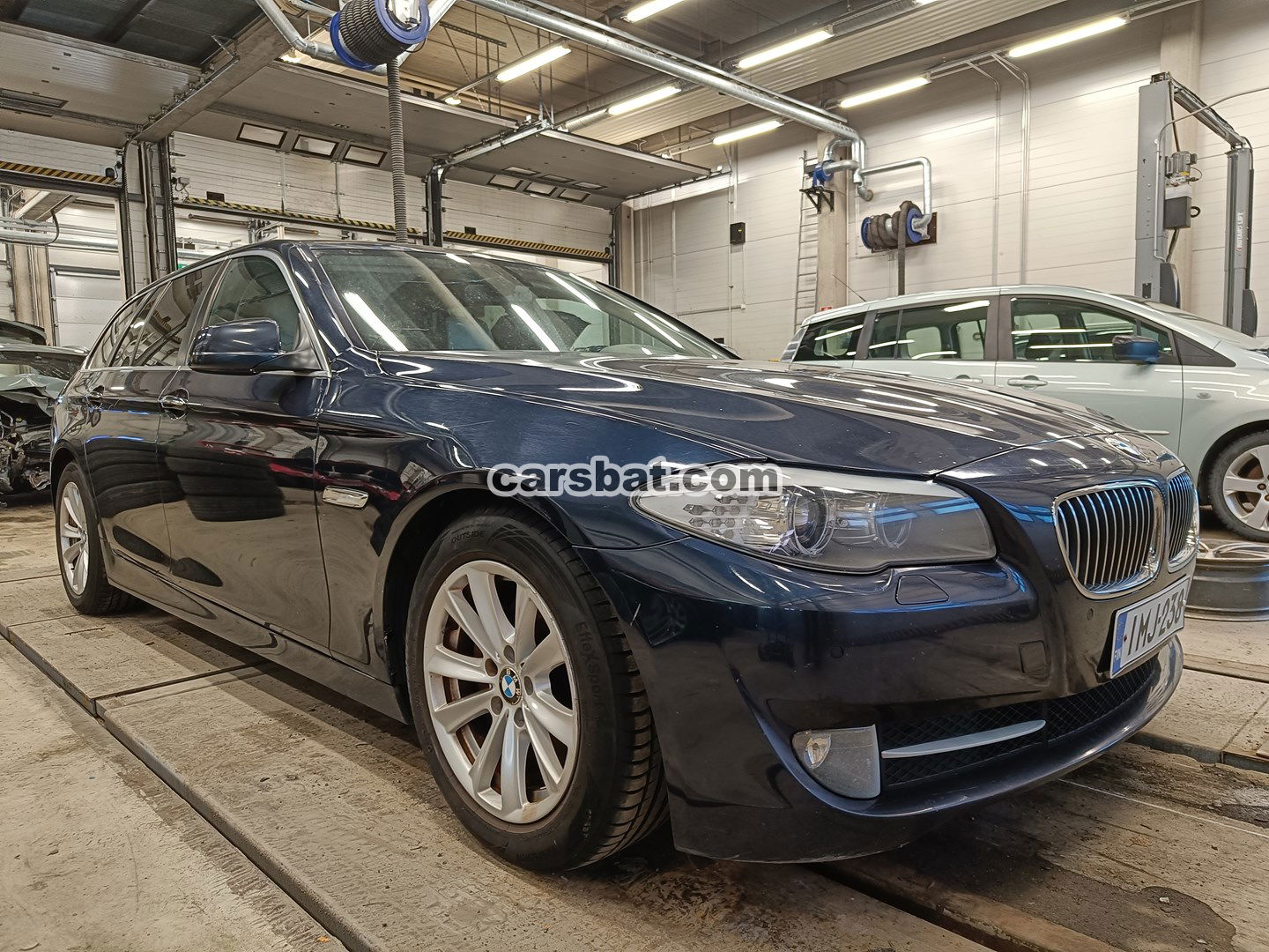 BMW 5 Series 520d 2010