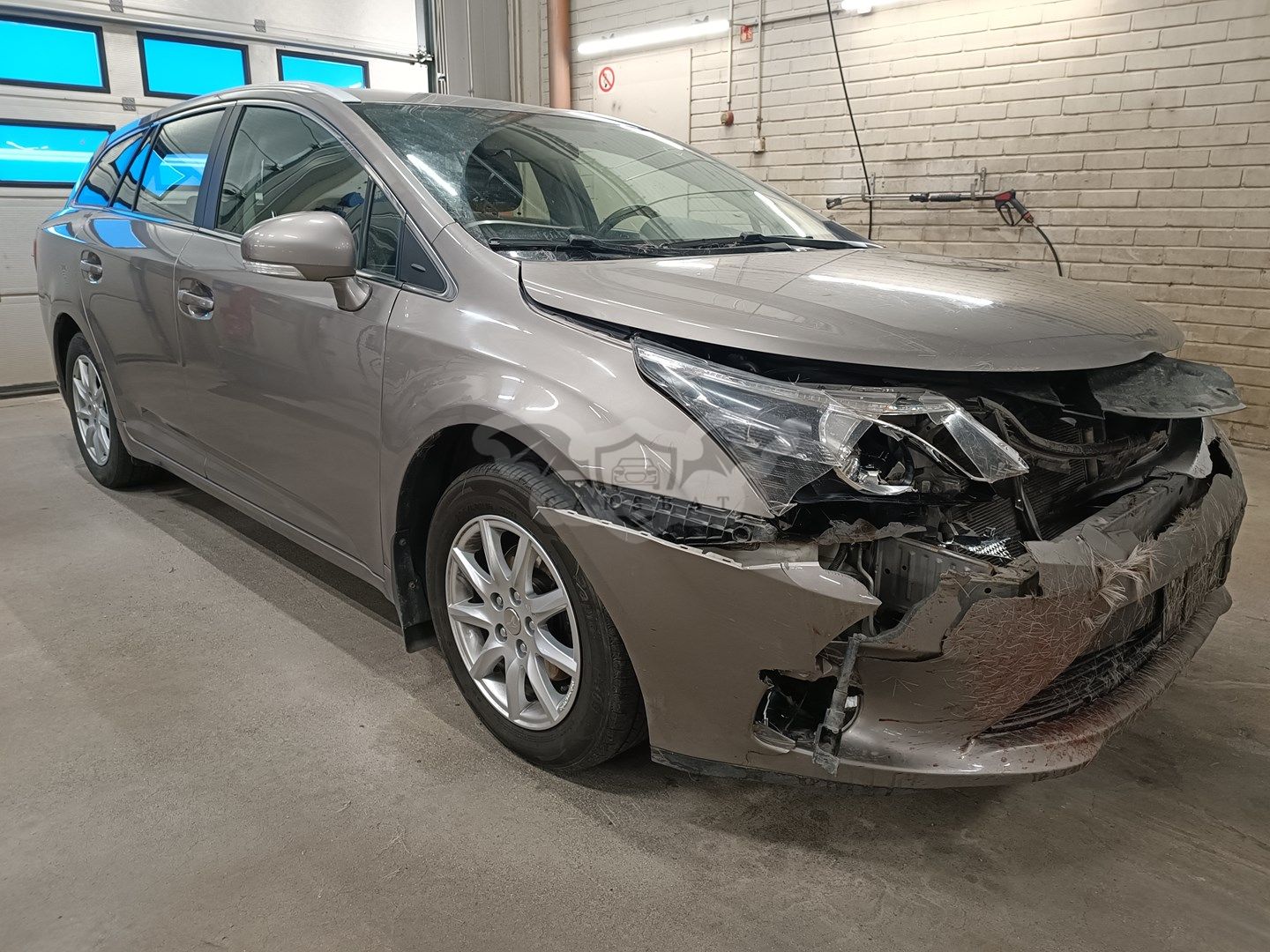 Toyota Avensis 1.6 VVT-i 2014