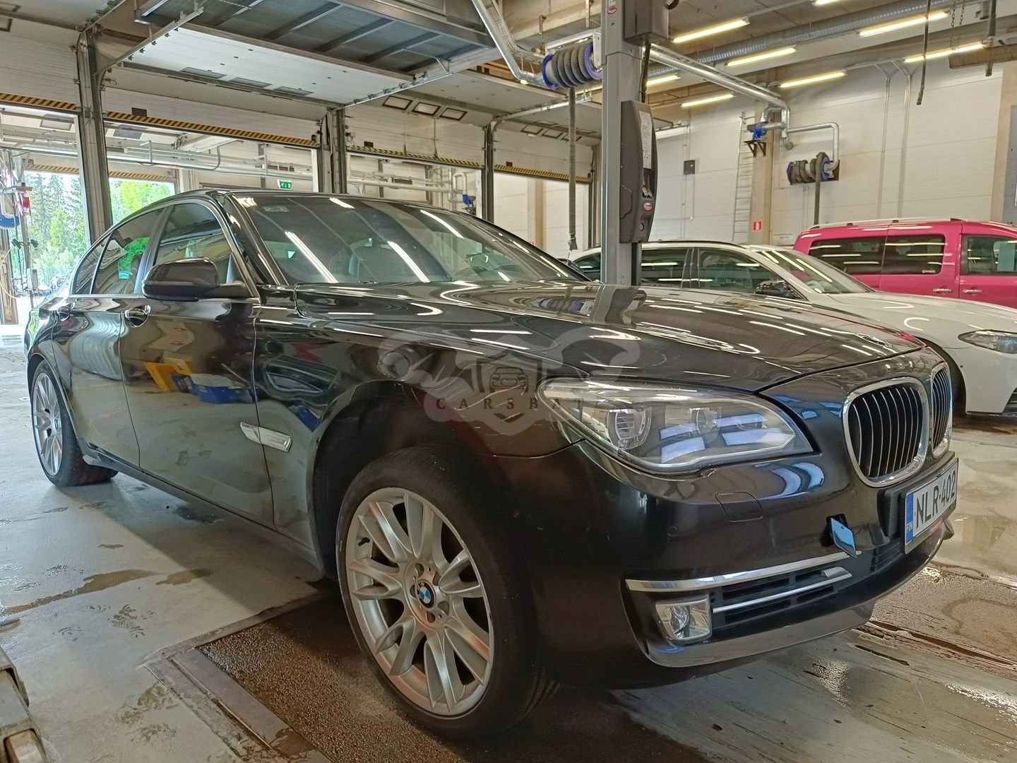 BMW 7 Series 750i xDRIVE 2012