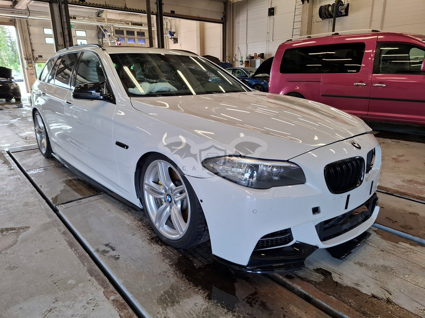 BMW 5 Series M550 xDrive 2014