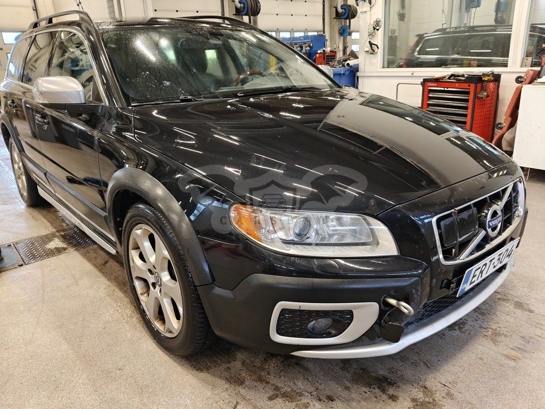 Volvo XC70 2.4D AWD Automatic 2010