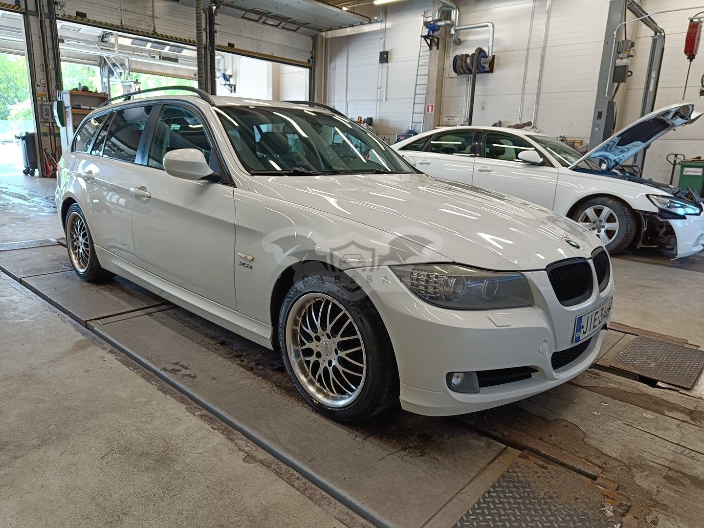 BMW 3 Series 320d xDRIVE 2008