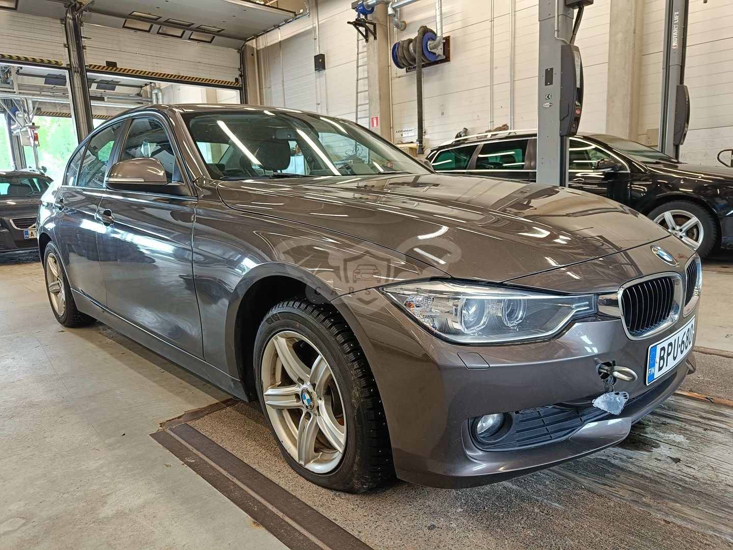 BMW 3 Series 318d 2012