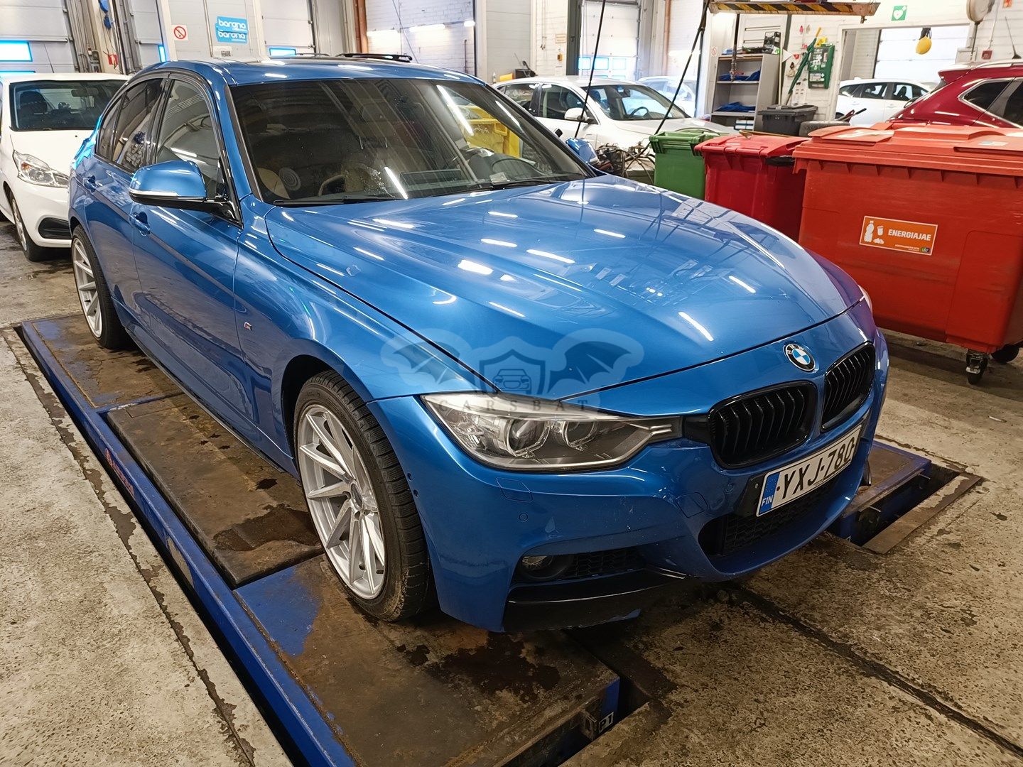 BMW 3 Series 328i xDRIVE A 2013