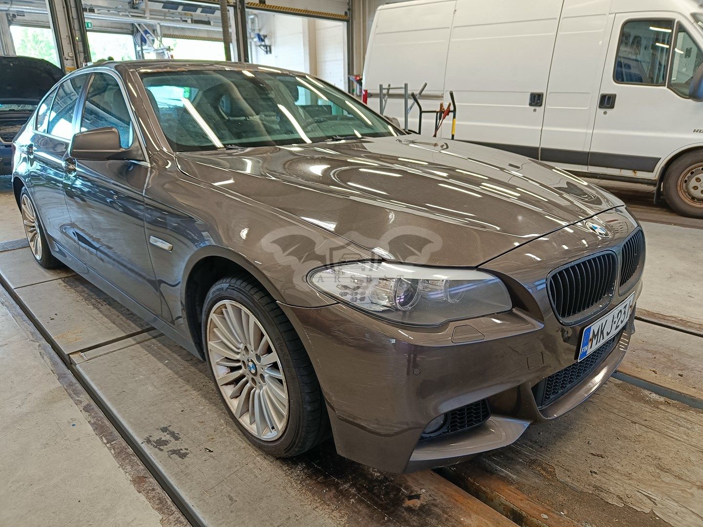 BMW 5 Series 520dA 2010