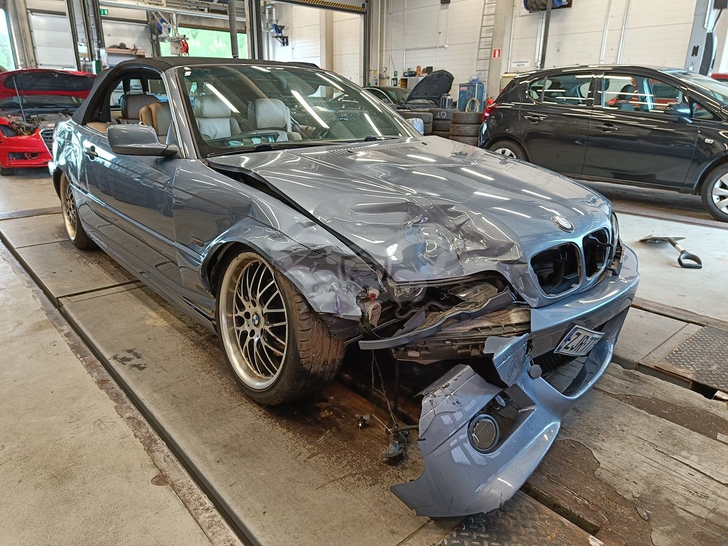 BMW 3 Series 325CI 2000