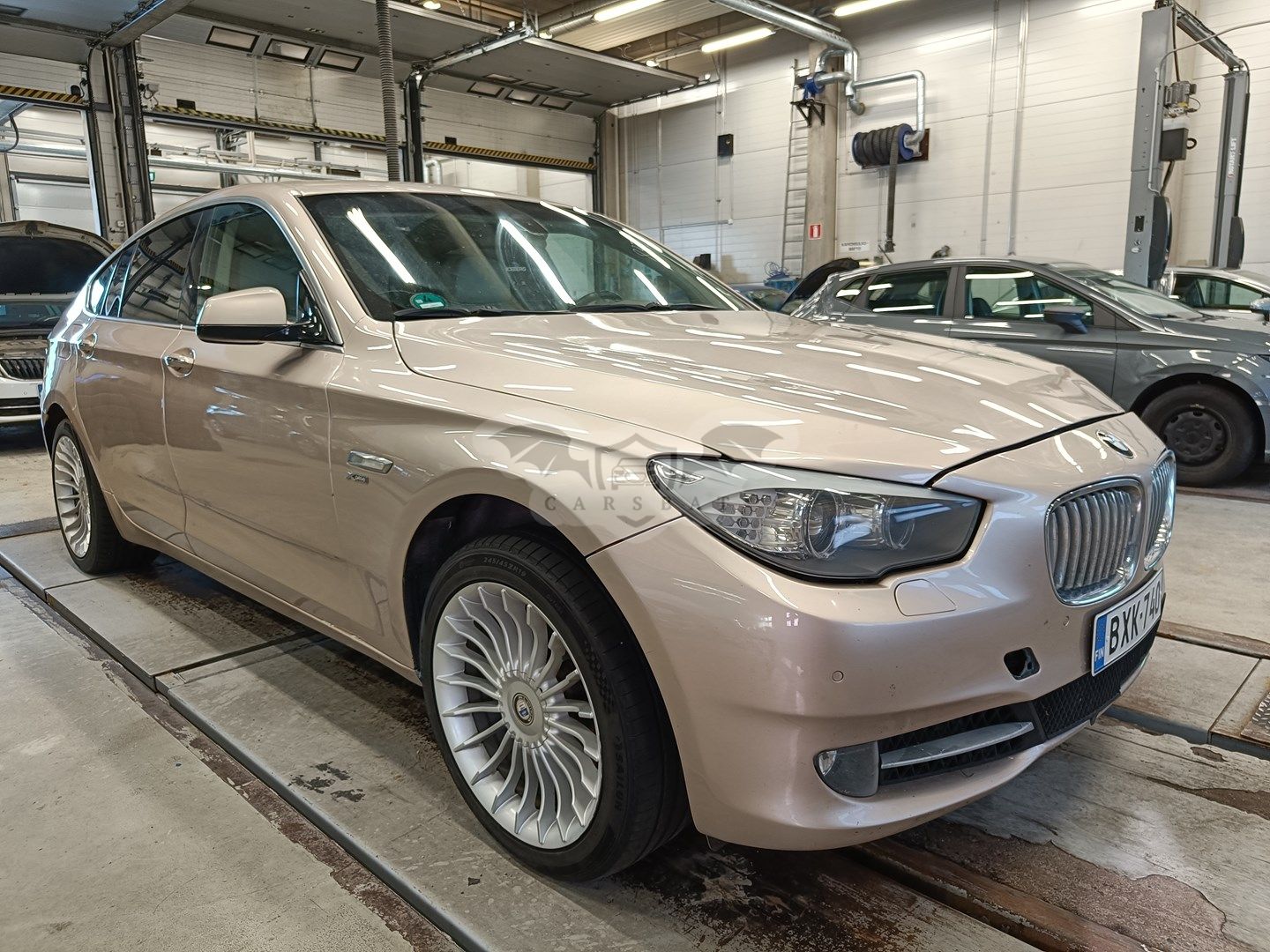 BMW 5 Series 530d xDRIVE 2011