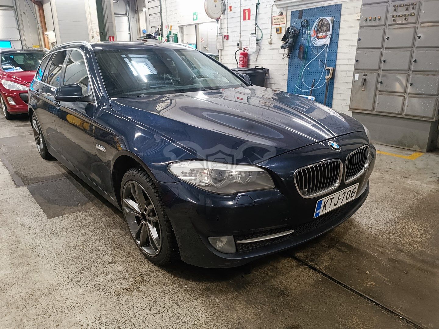 BMW 5 Series 530D XDRIVE A 2011